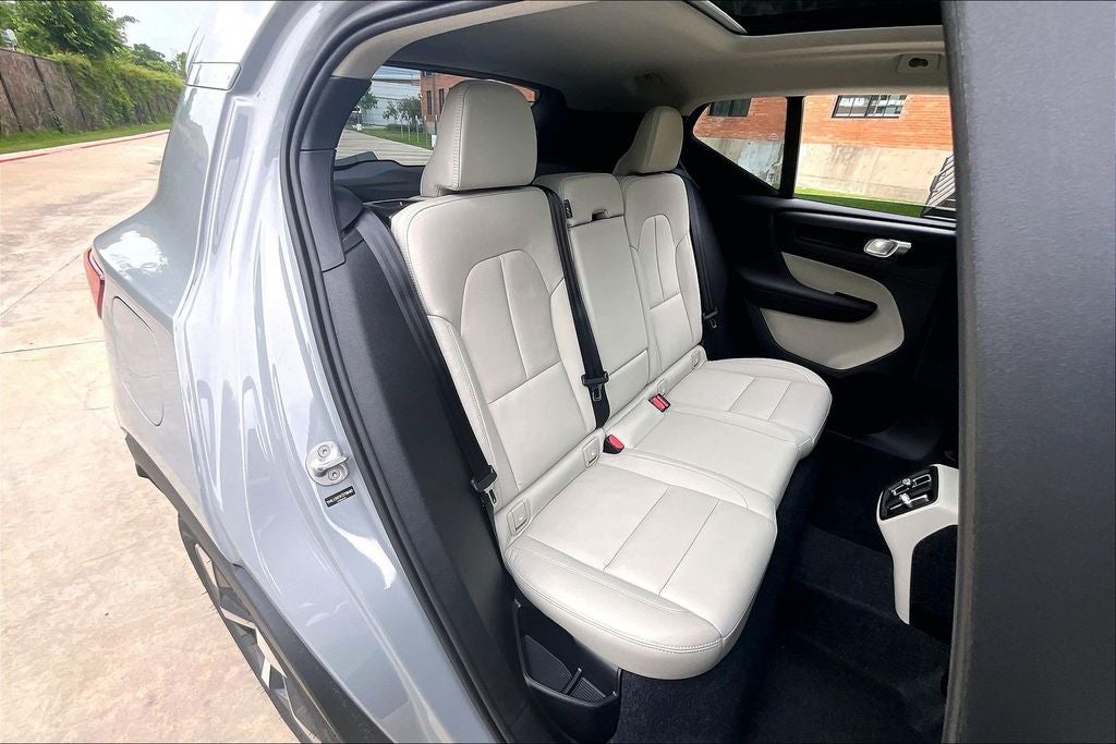 2026 Volvo XC40 B5 Plus