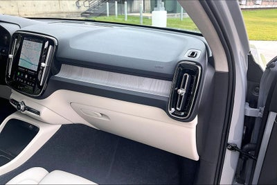 2026 Volvo XC40 B5 Plus