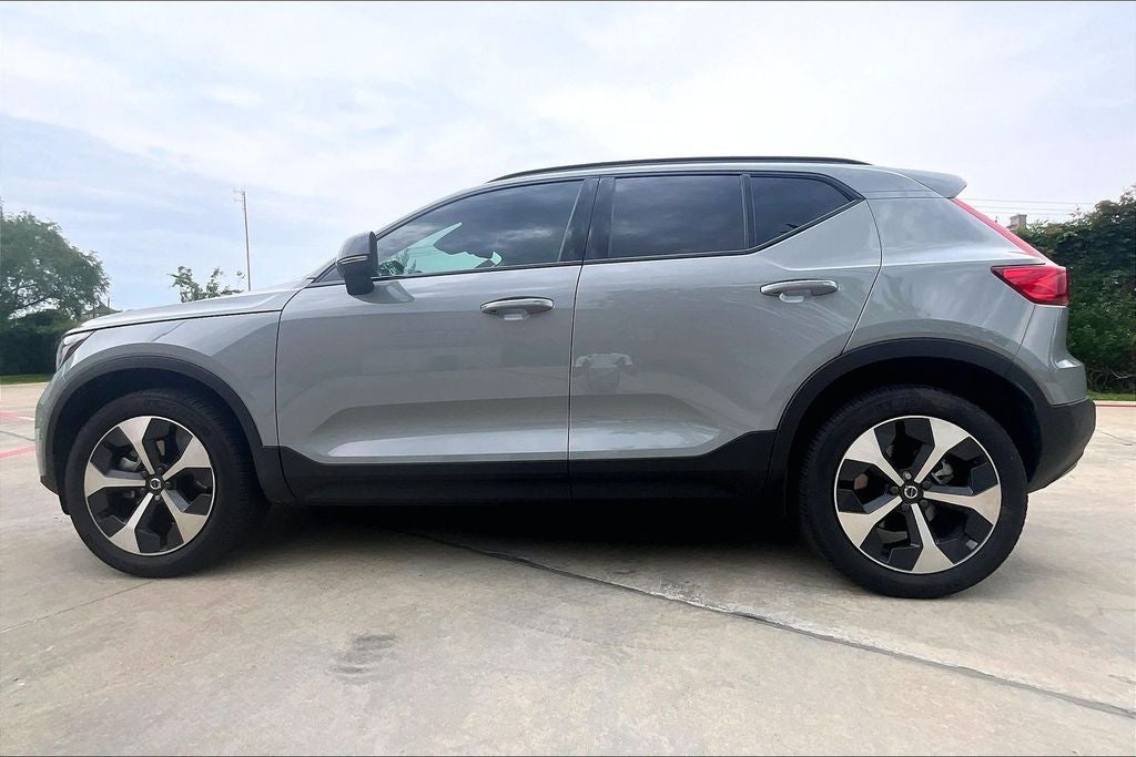 2026 Volvo XC40 B5 Plus