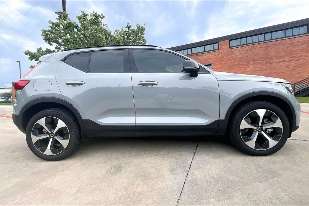 2026 Volvo XC40 B5 Plus