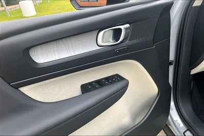 2026 Volvo XC40 B5 Plus
