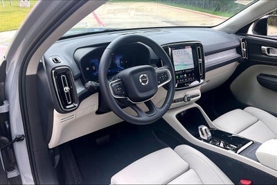2026 Volvo XC40 B5 Plus