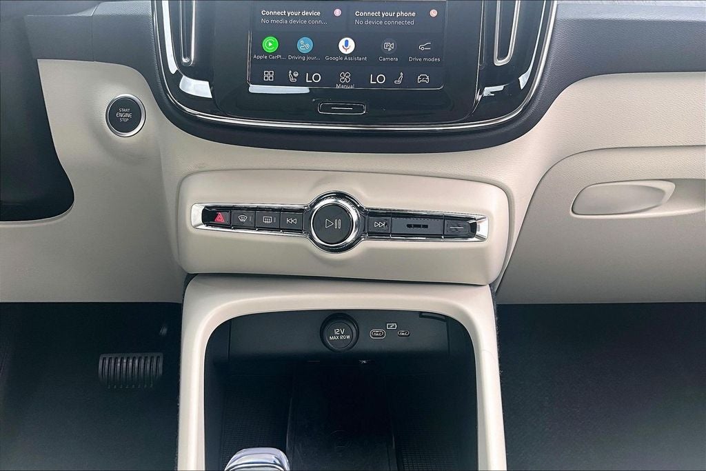 2026 Volvo XC40 B5 Plus
