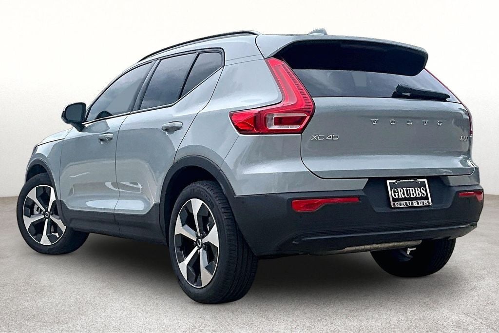 2026 Volvo XC40 B5 Plus
