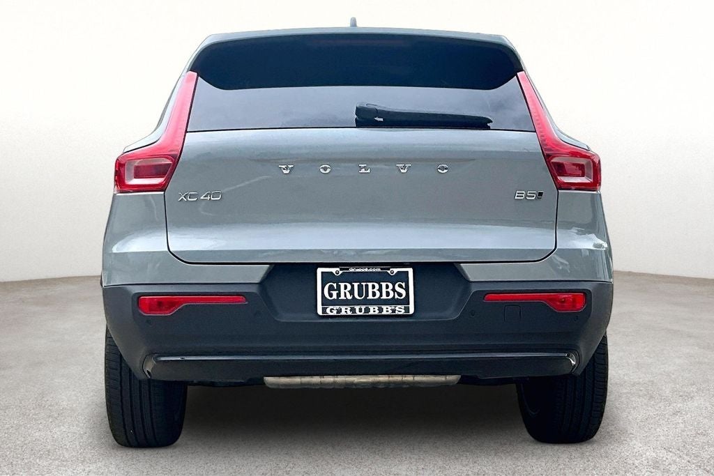 2026 Volvo XC40 B5 Plus
