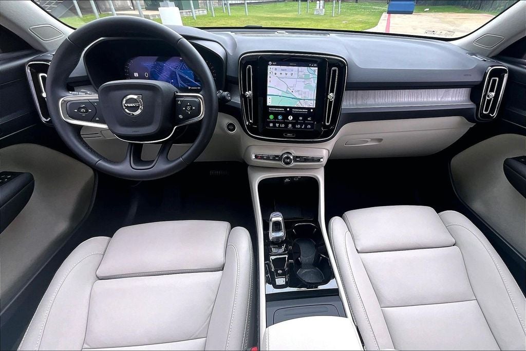 2026 Volvo XC40 B5 Plus