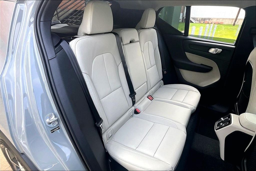 2026 Volvo XC40 B5 Plus