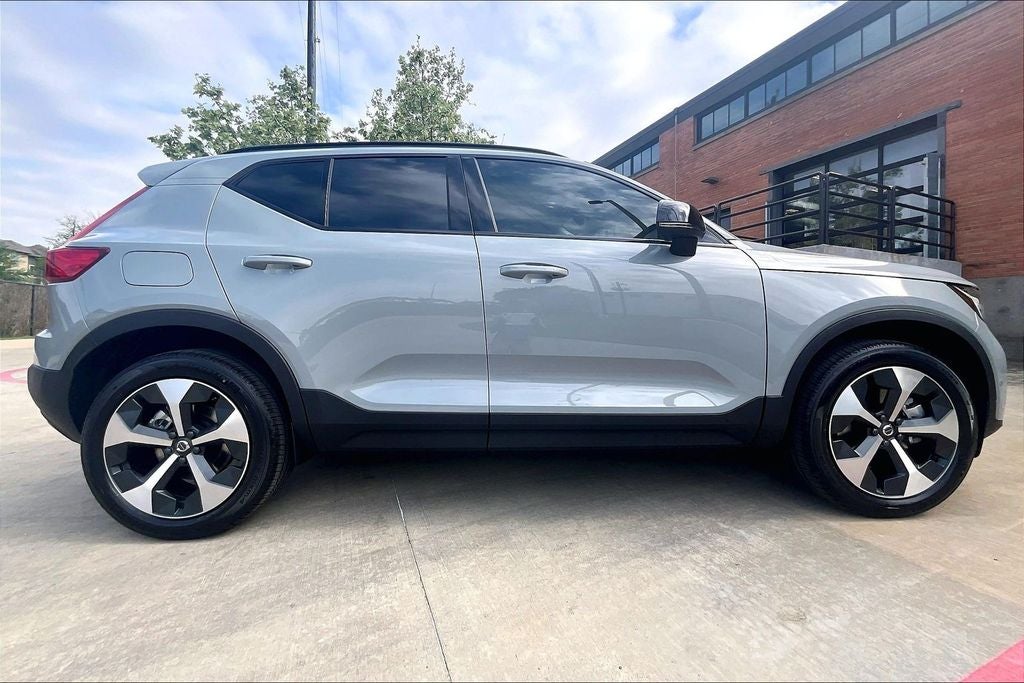 2026 Volvo XC40 B5 Plus