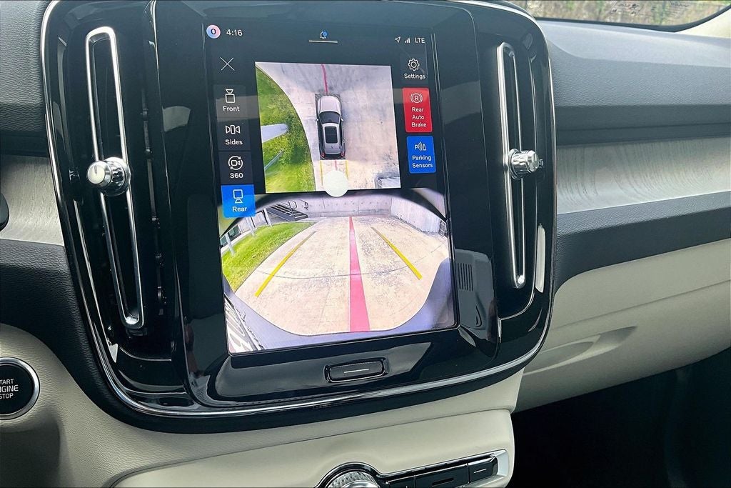 2026 Volvo XC40 B5 Plus