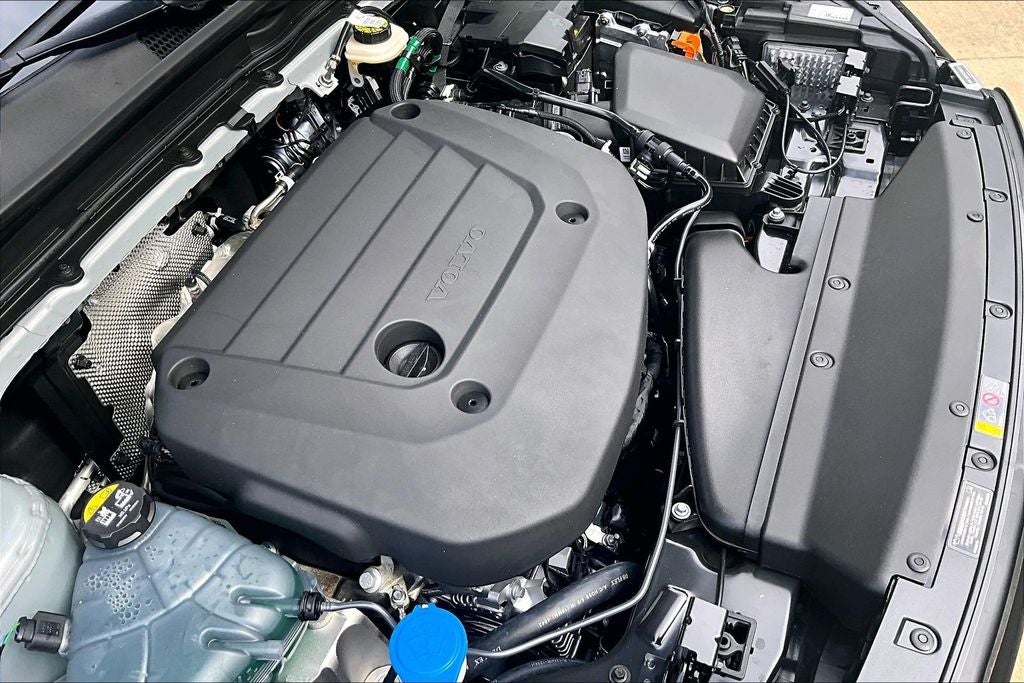 2026 Volvo XC40 B5 Plus