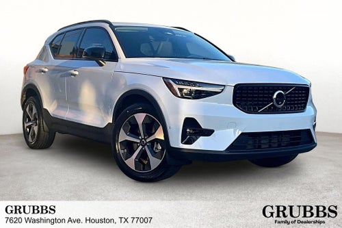 2026 Volvo XC40 B5 Plus