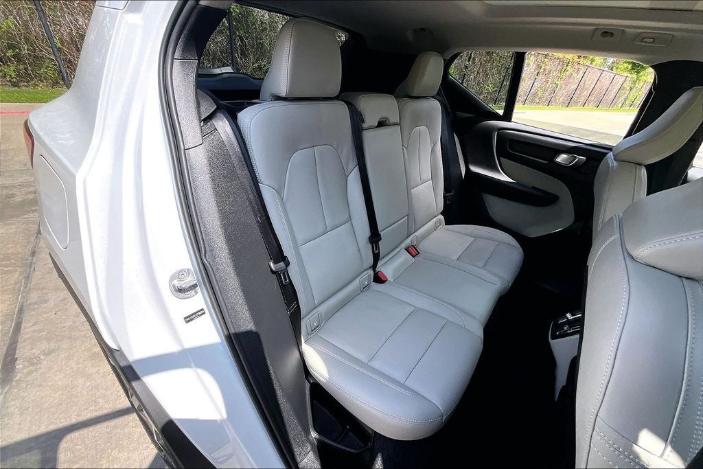 2026 Volvo XC40 B5 Plus