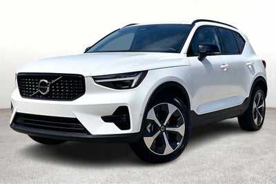 2026 Volvo XC40 B5 Plus