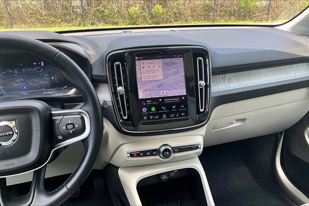 2026 Volvo XC40 B5 Plus