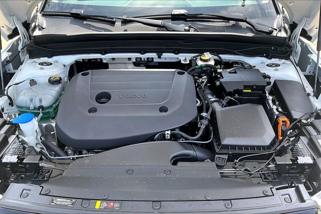 2026 Volvo XC40 B5 Plus