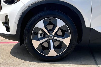 2026 Volvo XC40 B5 Plus