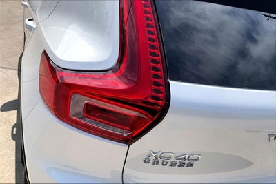 2026 Volvo XC40 B5 Plus