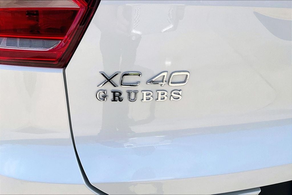 2026 Volvo XC40 B5 Plus