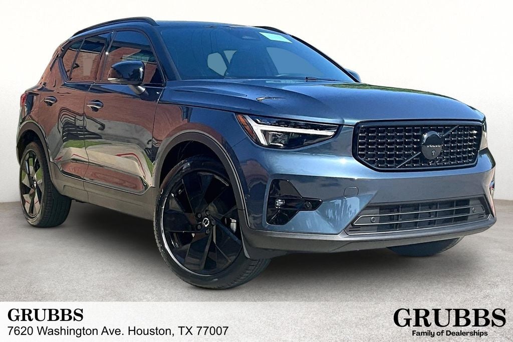 2026 Volvo XC40 B5 Ultra Black Edition