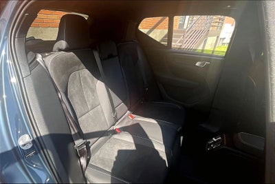 2026 Volvo XC40 B5 Ultra Black Edition