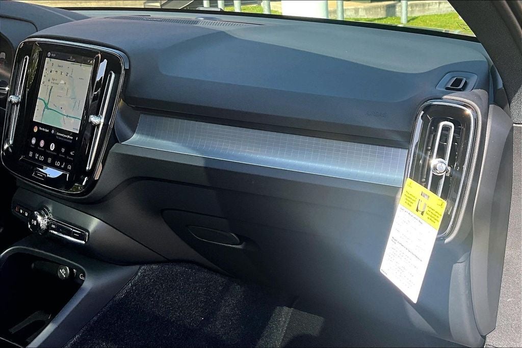 2026 Volvo XC40 B5 Ultra Black Edition