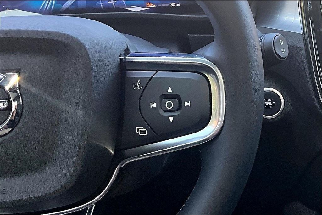 2026 Volvo XC40 B5 Ultra Black Edition