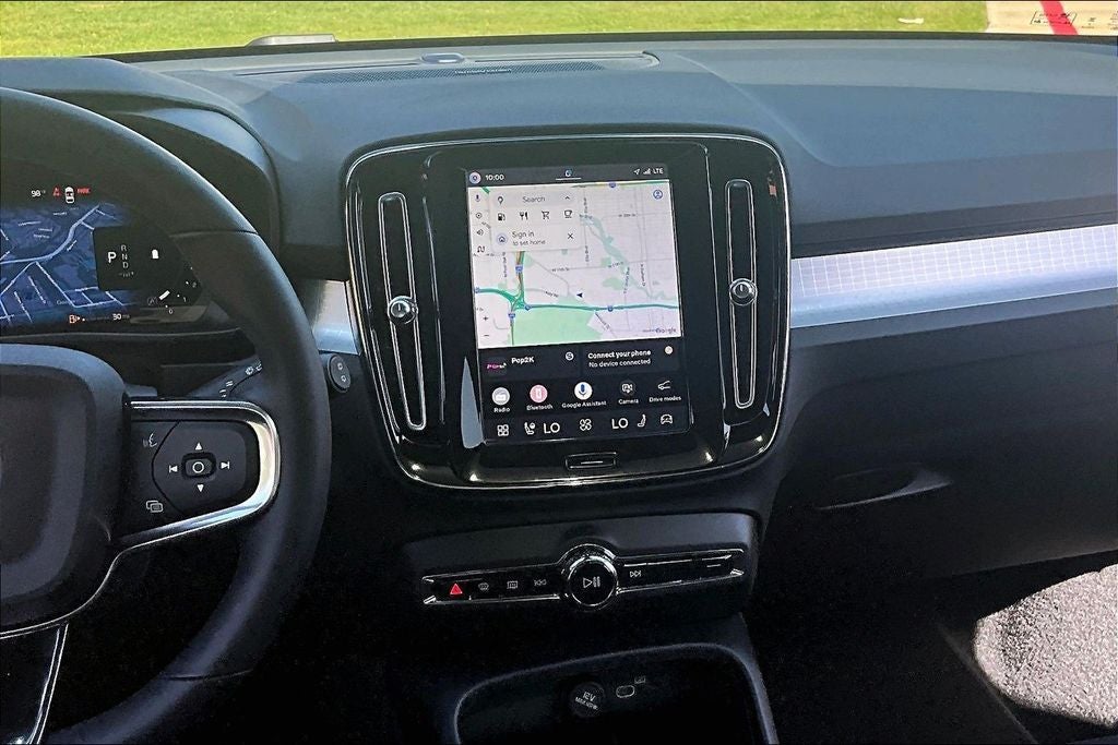 2026 Volvo XC40 B5 Ultra Black Edition