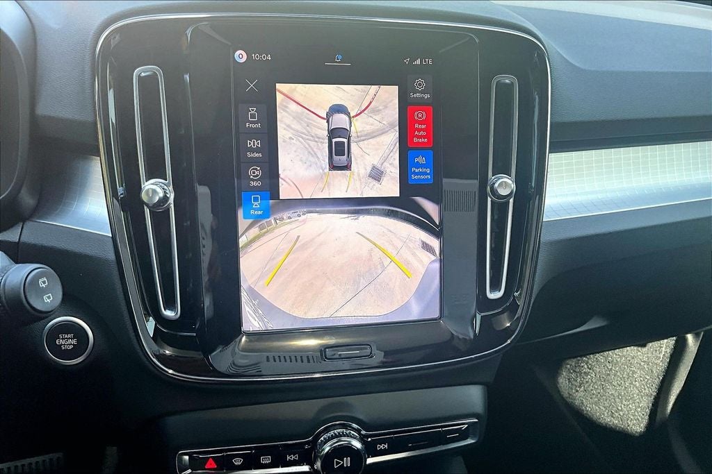2026 Volvo XC40 B5 Ultra Black Edition