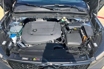 2026 Volvo XC40 B5 Ultra Black Edition