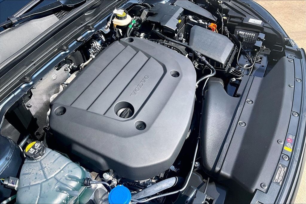 2026 Volvo XC40 B5 Ultra Black Edition