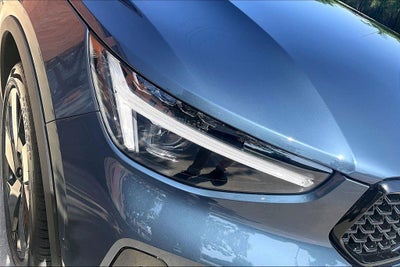 2026 Volvo XC40 B5 Ultra Black Edition