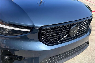 2026 Volvo XC40 B5 Ultra Black Edition