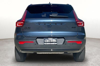 2026 Volvo XC40 B5 Ultra Black Edition