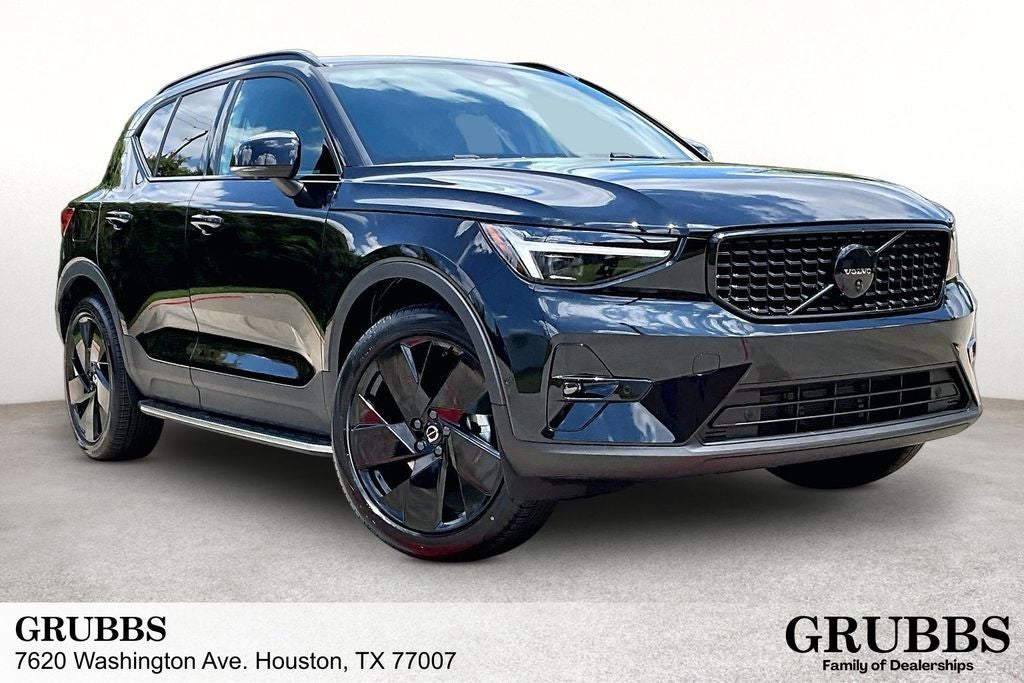 2026 Volvo XC40 B5 Ultra Black Edition