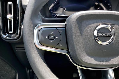 2026 Volvo XC40 B5 Ultra Black Edition