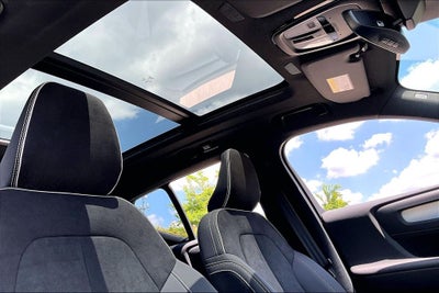 2026 Volvo XC40 B5 Ultra Black Edition
