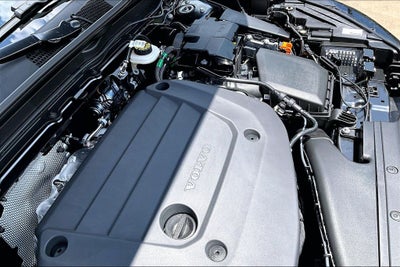 2026 Volvo XC40 B5 Ultra Black Edition