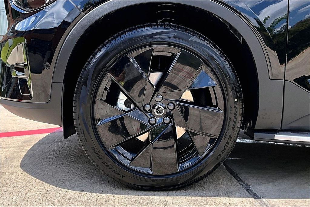 2026 Volvo XC40 B5 Ultra Black Edition