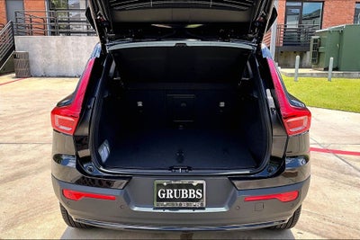 2026 Volvo XC40 B5 Ultra Black Edition
