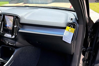 2026 Volvo XC40 B5 Ultra Black Edition