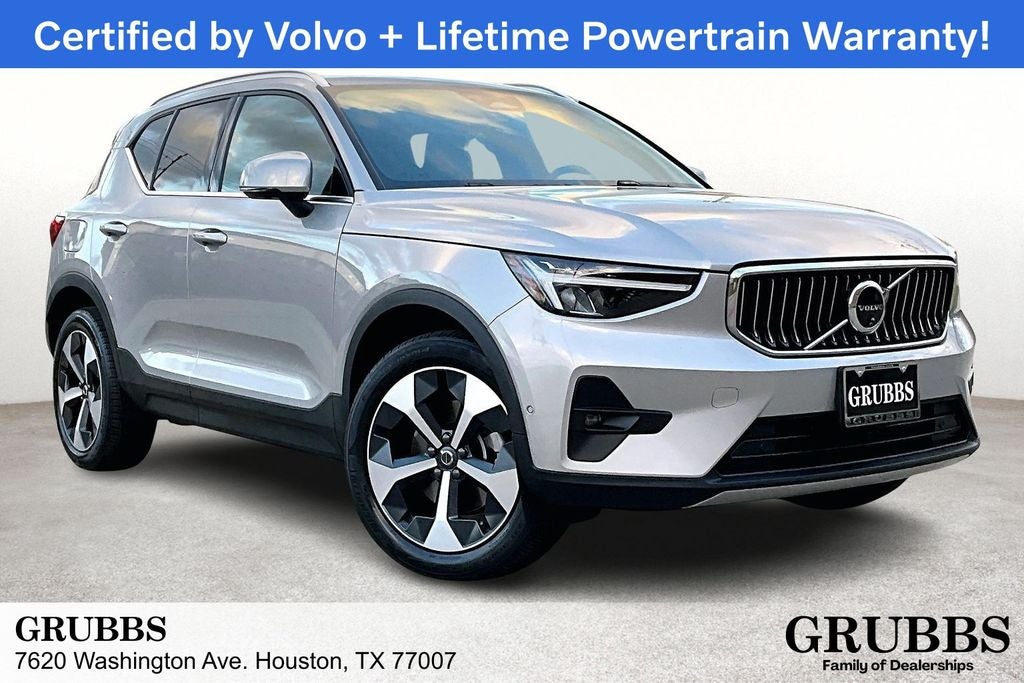 2025 Volvo XC40 B5 Plus Bright Theme