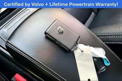 2025 Volvo XC40 B5 Plus Bright Theme