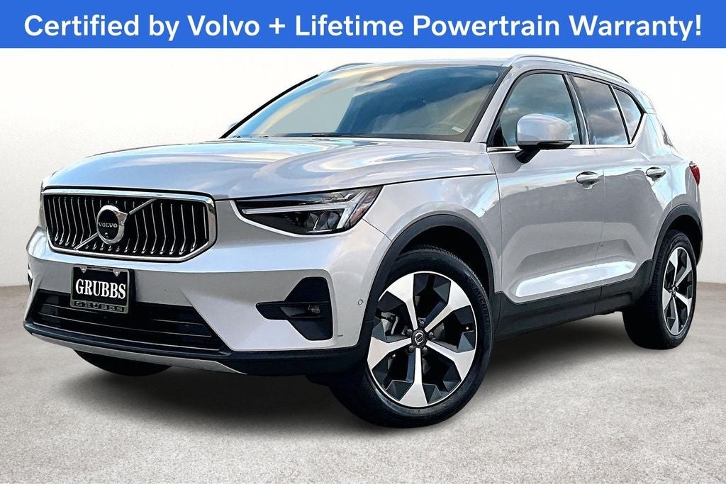 2025 Volvo XC40 B5 Plus Bright Theme