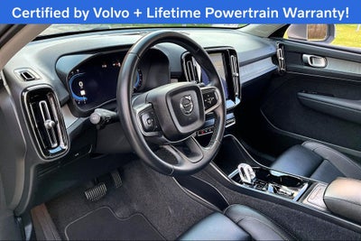 2025 Volvo XC40 B5 Plus Bright Theme