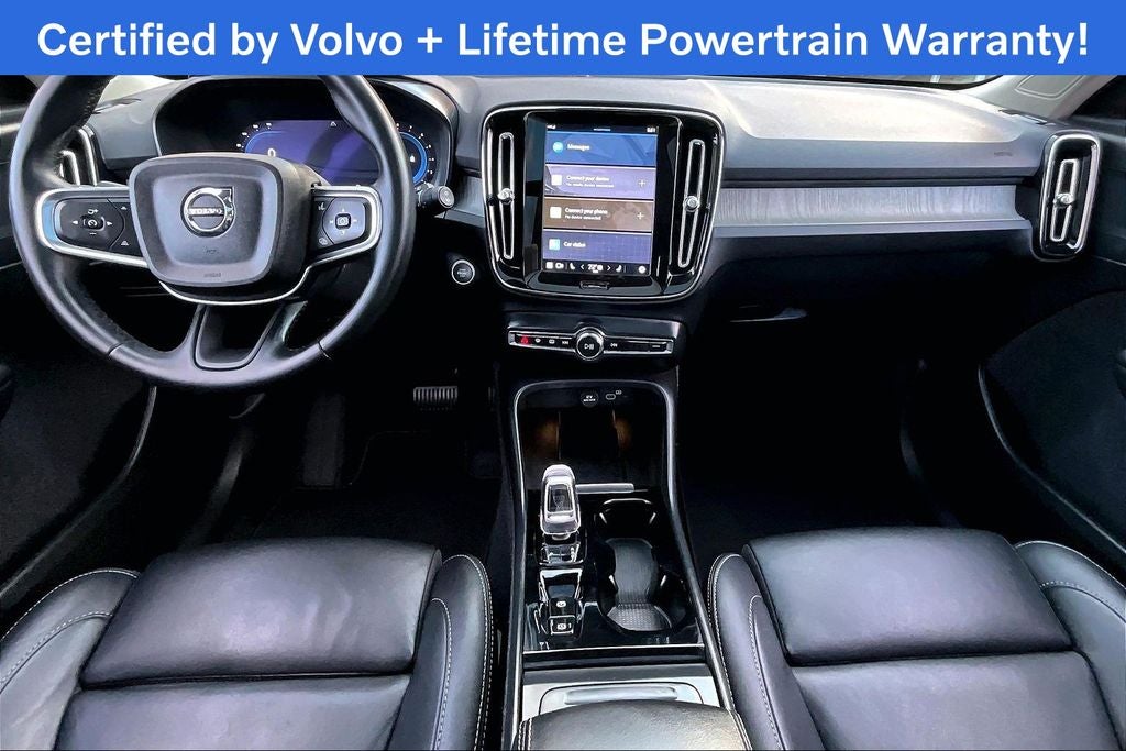 2025 Volvo XC40 B5 Plus Bright Theme