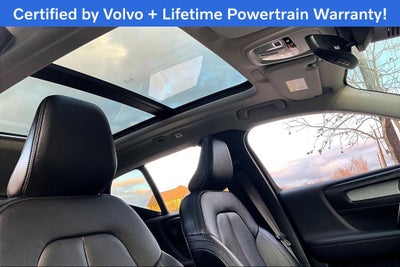 2025 Volvo XC40 B5 Plus Bright Theme