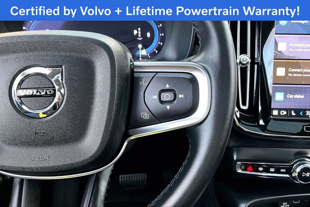 2025 Volvo XC40 B5 Plus Bright Theme