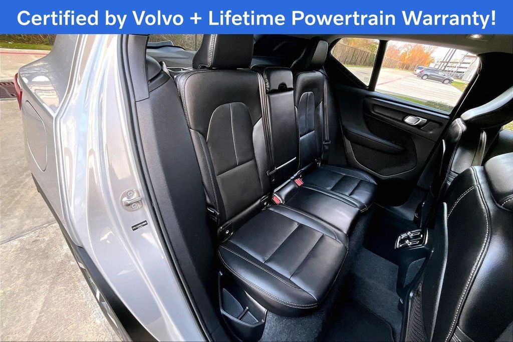 2025 Volvo XC40 B5 Plus Bright Theme