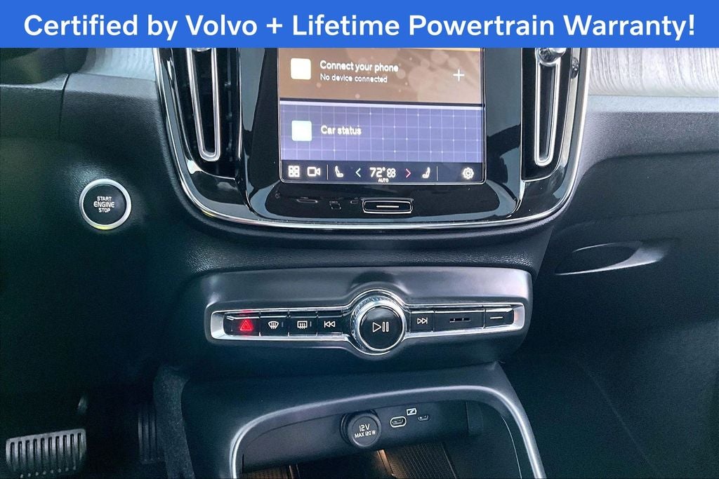 2025 Volvo XC40 B5 Plus Bright Theme