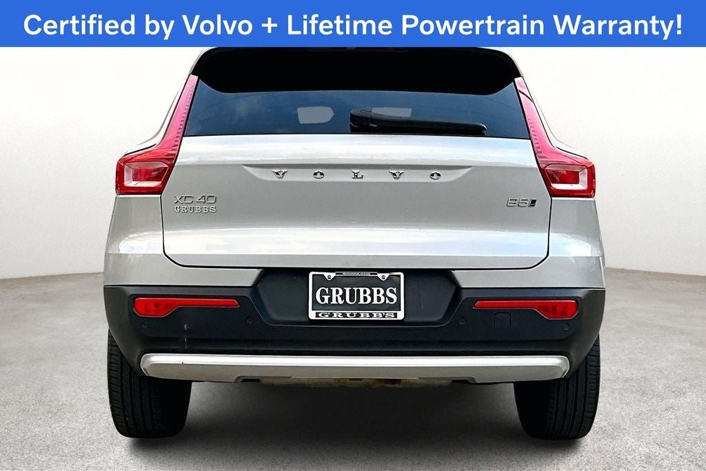 2025 Volvo XC40 B5 Plus Bright Theme